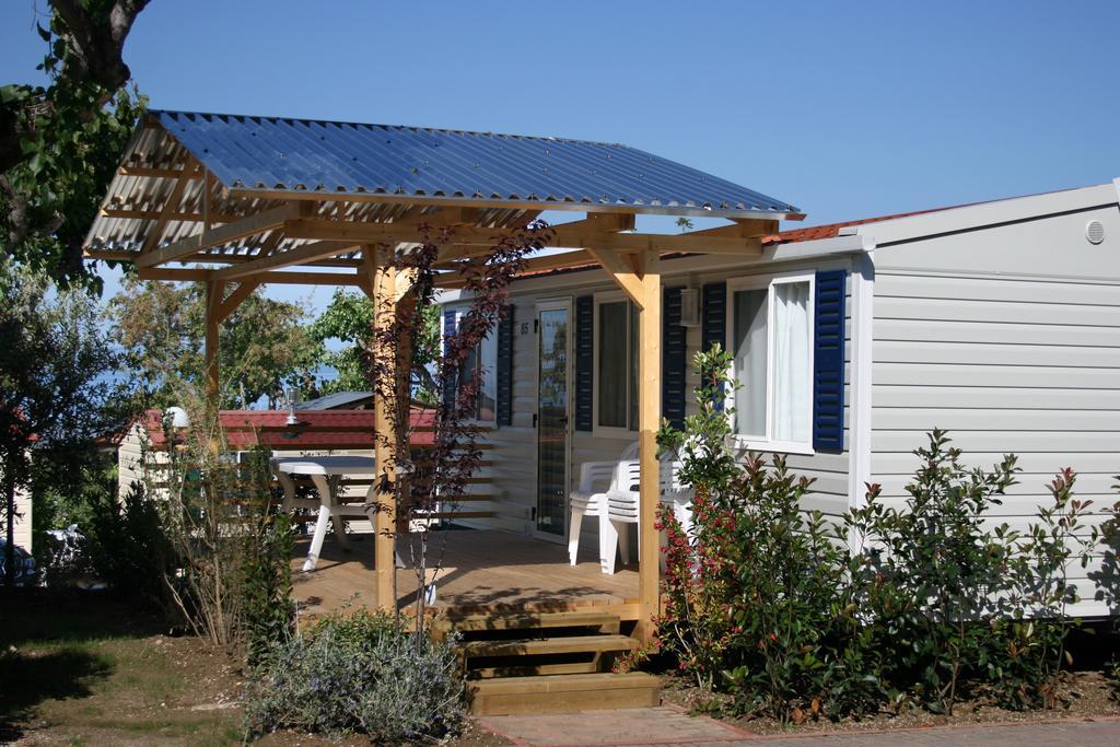 Camping Serenella Бардолино Стая снимка